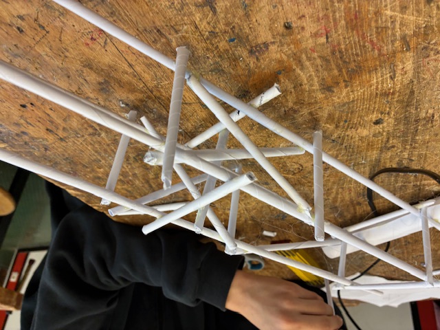 Eine fertige Brücke vor dem Test